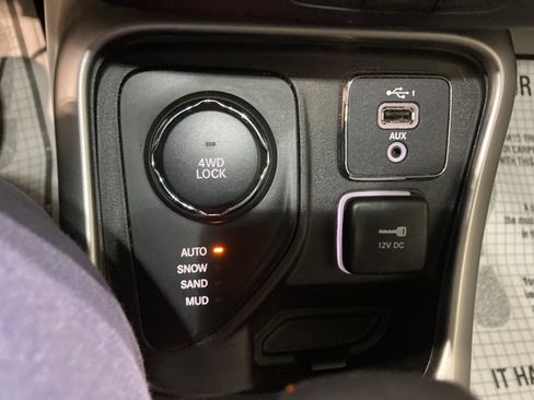 Used 2019 Jeep Compass Latitude AWD/4WD image 26