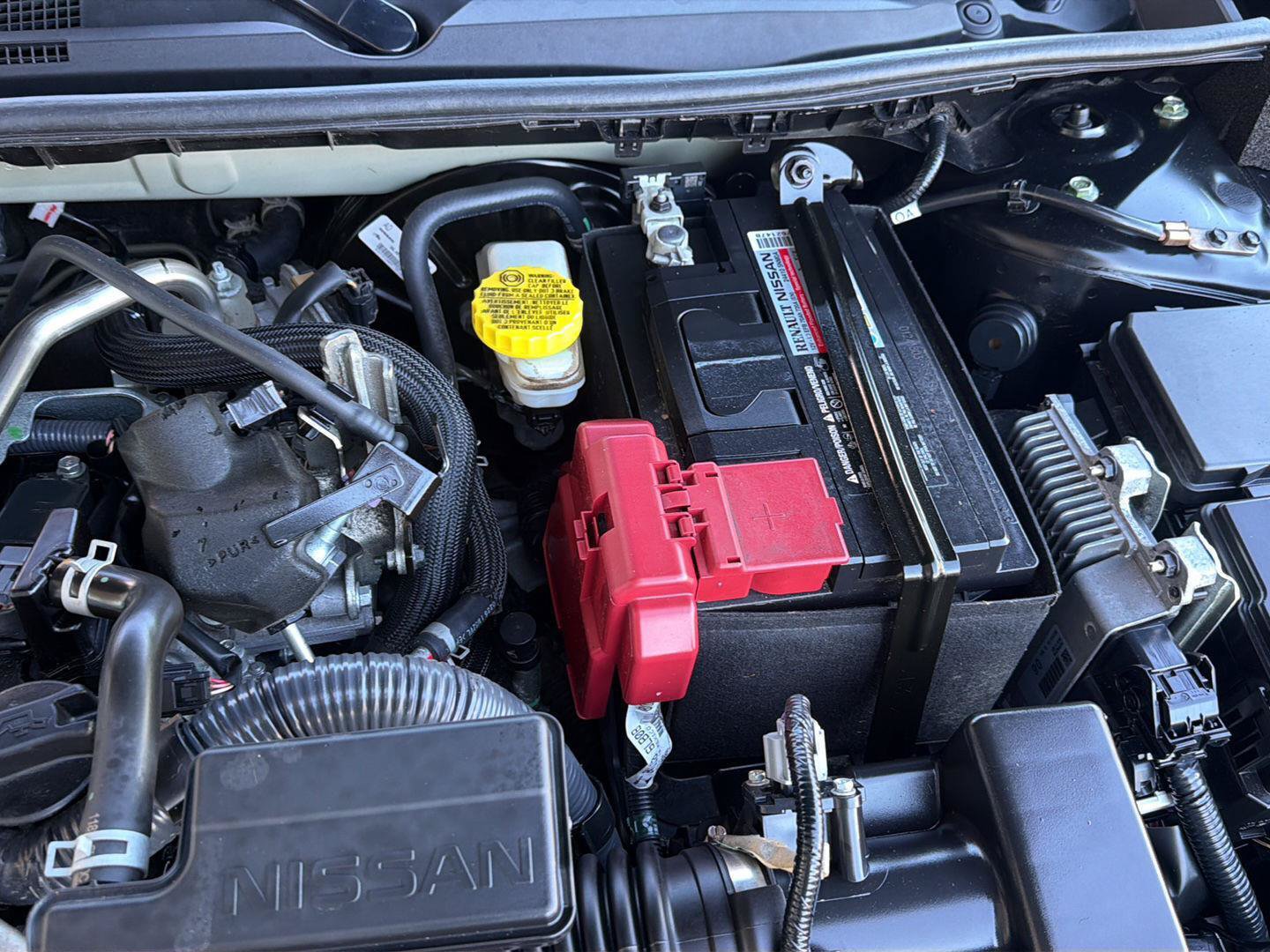 Used 2025 Nissan Sentra SV FWD image 34