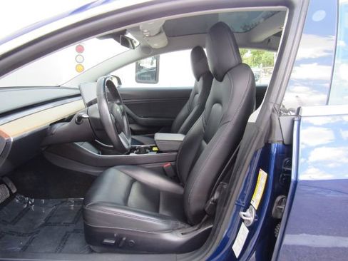 Used 2019 Tesla Model 3 Standard Range Plus image 14