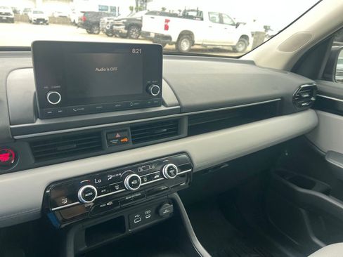 Used 2023 Honda Pilot LX image 12