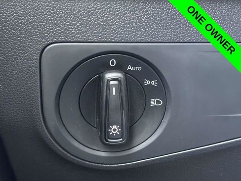 Used 2021 Volkswagen Tiguan S image 11