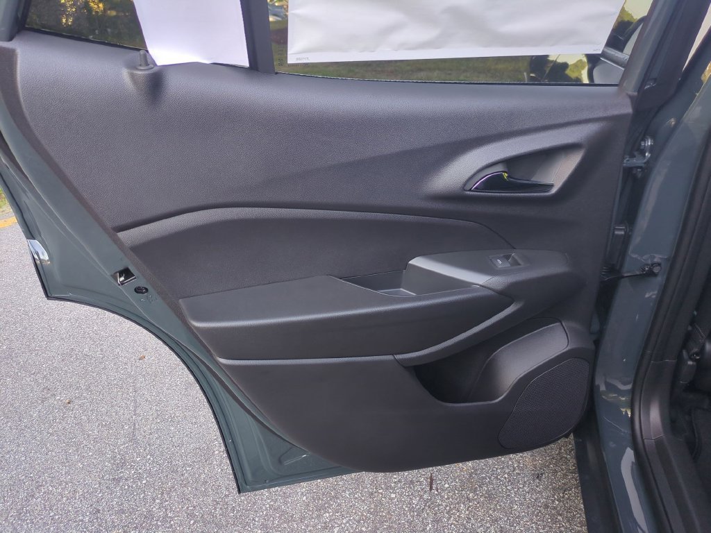 New 2026 Chevrolet Trax LT w/ LT Convenience Package FWD image 28