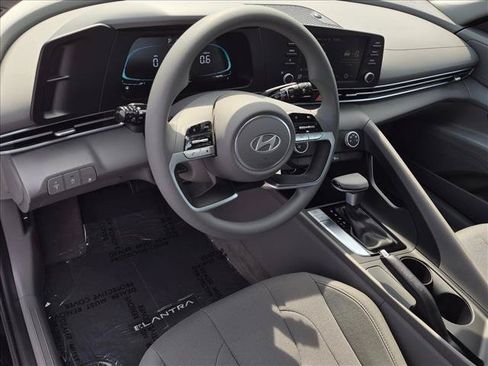 New 2026 Hyundai Elantra SE FWD image 11