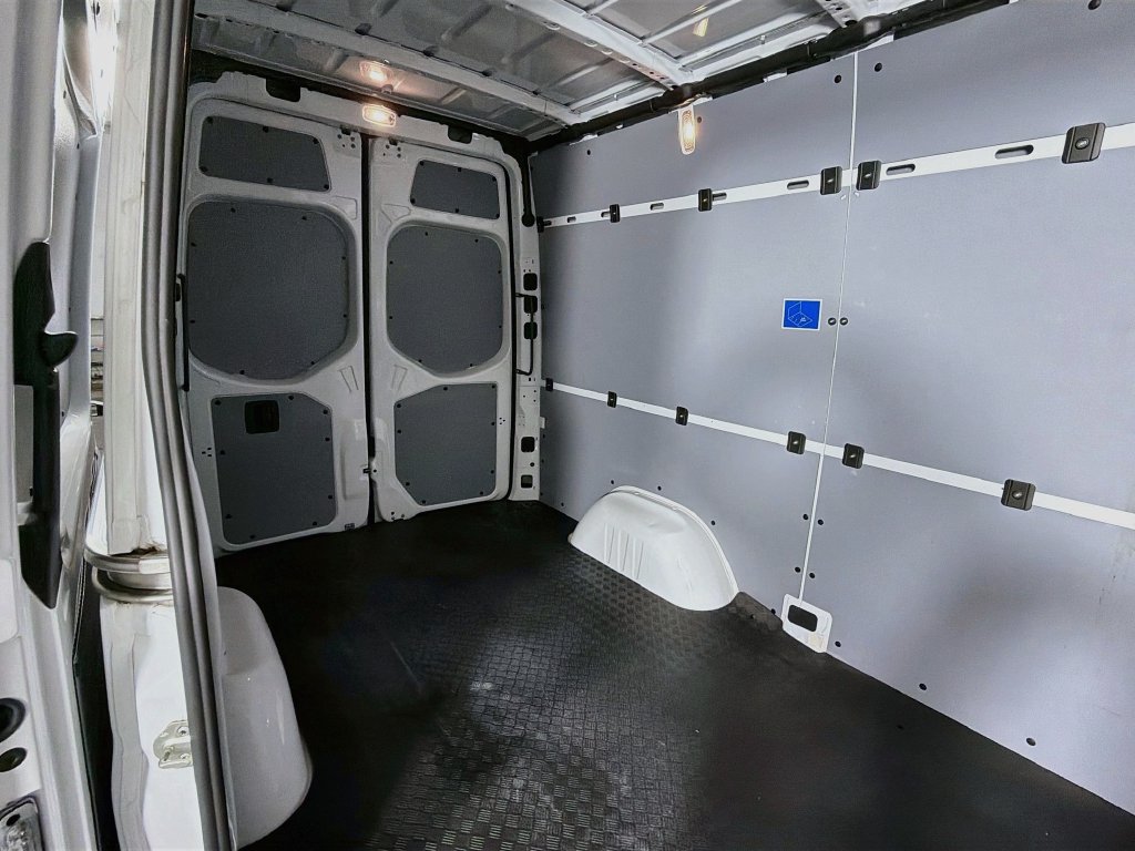 Used 2024 Mercedes-Benz Sprinter 2500 image 24