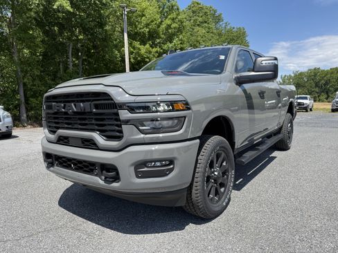 New 2026 RAM 2500 Tradesman AWD/4WD image 3