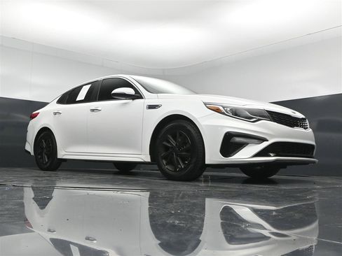 Used 2019 Kia Optima LX FWD image 30