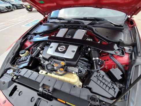 Used 2015 Nissan 370Z Coupe image 12