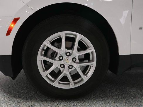 Used 2022 Chevrolet Equinox LS w/ LS Convenience Package FWD image 5