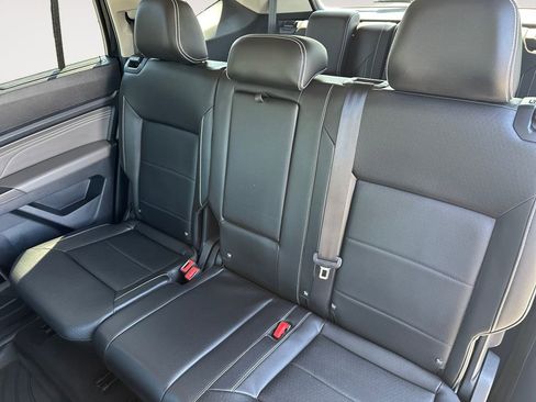 Used 2023 Volkswagen Atlas SE image 13