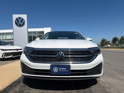 Certified 2023 Volkswagen Jetta SEL FWD image 3