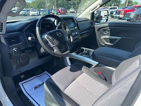 Used 2024 Nissan Titan SV w/ SV Convenience Package image 18