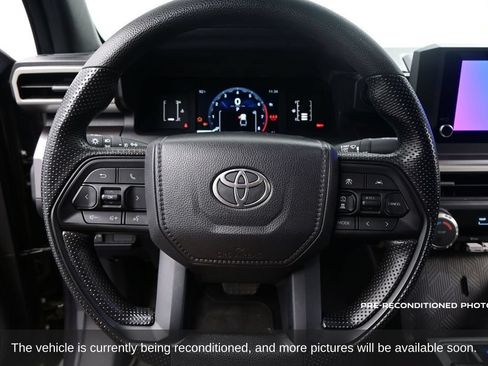 Used 2025 Toyota Tacoma SR5 AWD/4WD image 20