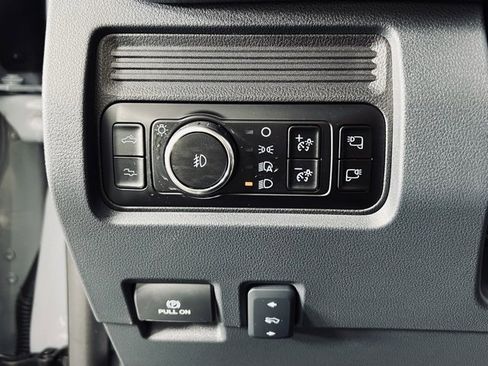 Used 2025 Ford F450 Platinum image 22