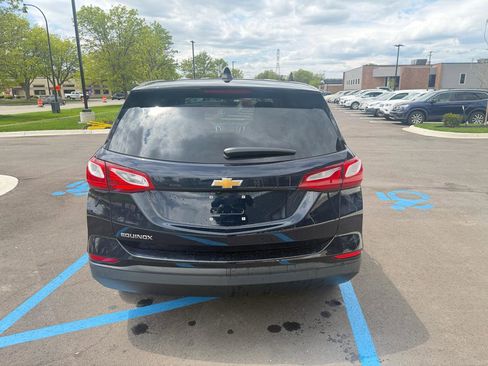 Used 2021 Chevrolet Equinox LS w/ LS Convenience Package FWD image 6