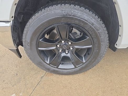 Used 2022 RAM 1500 Laramie image 33