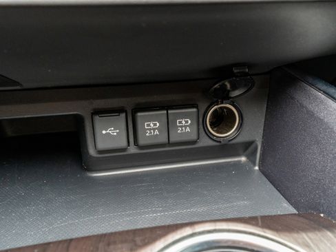 Used 2020 Toyota Highlander Limited image 20