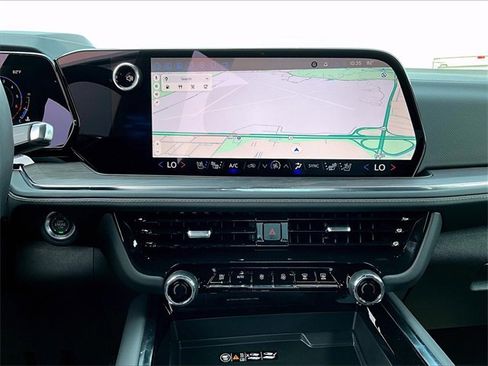 New 2025 Chevrolet Suburban Premier image 11