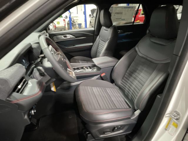 Used 2026 Ford Explorer ST-Line w/ ST-Line Street Pack AWD/4WD image 17