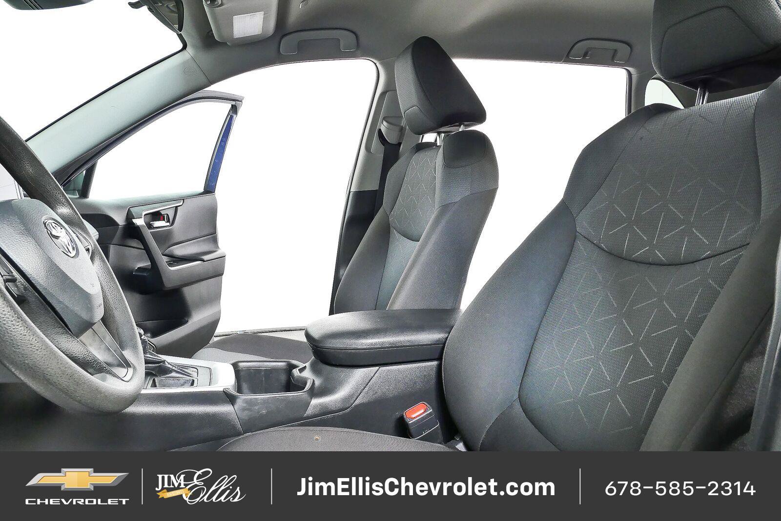 Used 2024 Toyota RAV4 XLE FWD image 6
