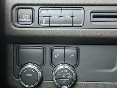 Used 2023 GMC Yukon XL SLT image 27