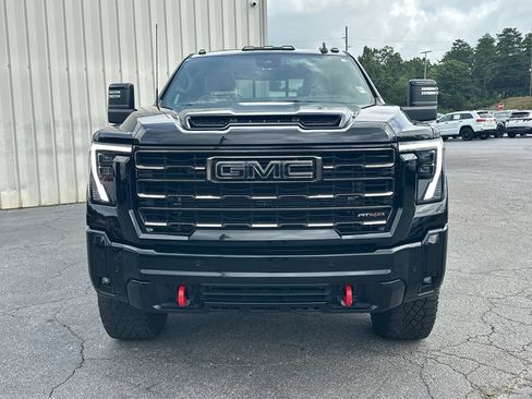 Used 2025 GMC Sierra 2500 AT4X AWD/4WD image 3