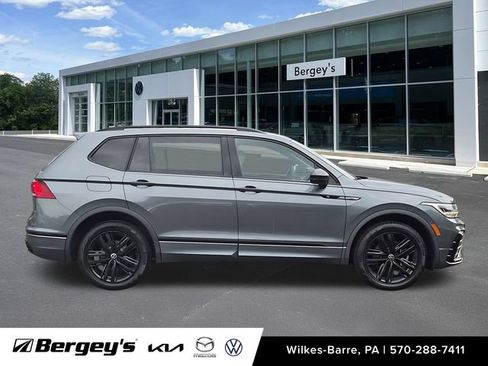 Certified 2022 Volkswagen Tiguan SE R-Line AWD/4WD image 4