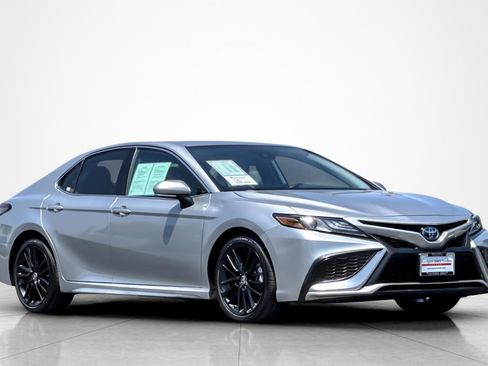 Certified 2022 Toyota Camry XSE FWD image 7