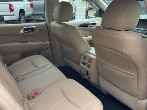 Used 2016 Nissan Pathfinder SL w/ SL Tech Package AWD/4WD image 13