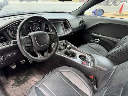Used 2016 Dodge Challenger R/T RWD image 14