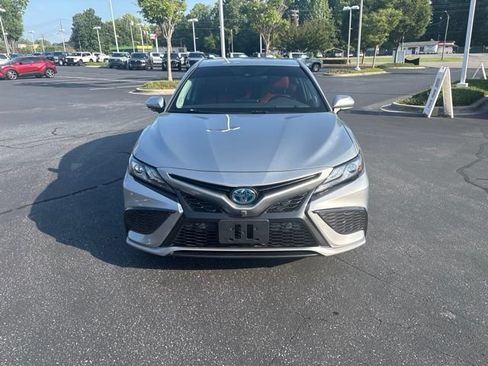 Used 2022 Toyota Camry XSE w/ Navigation Upgrade Package FWD image 5