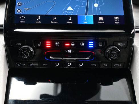 Used 2023 Jeep Grand Cherokee L Overland w/ Luxury Tech Group IV image 22