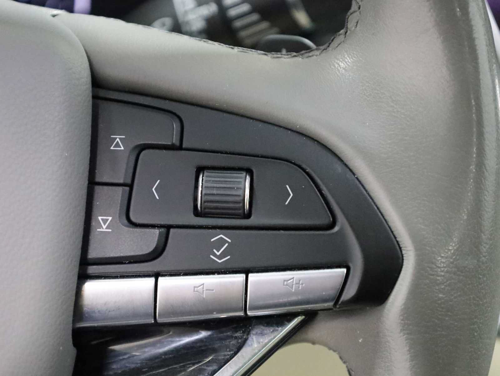 Used 2020 Cadillac XT6 Premium Luxury AWD/4WD image 26