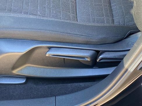 Used 2023 Honda HR-V LX image 14