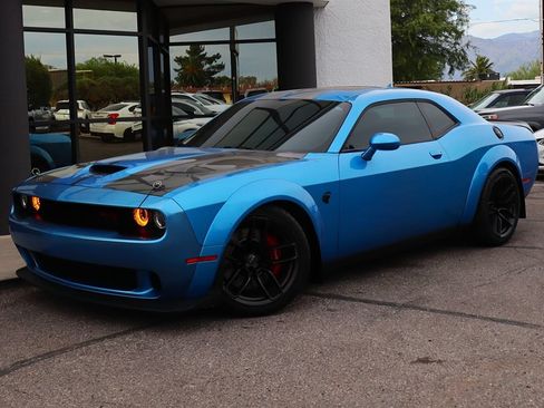 Used 2018 Dodge Challenger SRT Hellcat RWD image 2