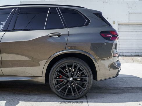 Used 2024 BMW X5 sDrive40i w/ M Sport Package RWD image 3