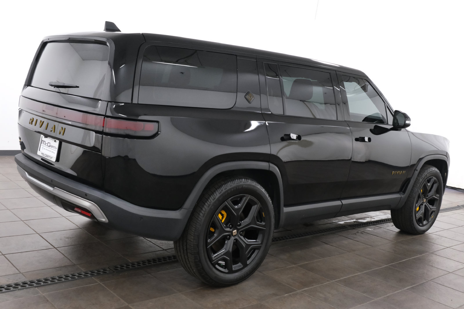 Used 2023 Rivian R1S Adventure Quad AWD/4WD image 7