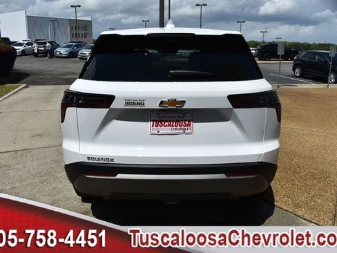 New 2026 Chevrolet Equinox LT w/ Convenience Package II FWD image 8