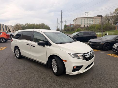 Used 2018 Honda Odyssey LX image 8