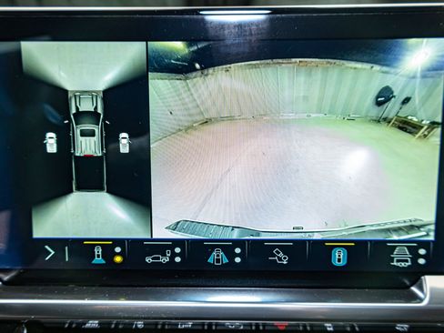 Used 2024 Chevrolet Silverado 2500 LT w/ Z71 Sport Edition image 16