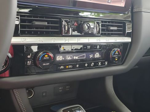 New 2026 Nissan Pathfinder Platinum AWD/4WD image 28