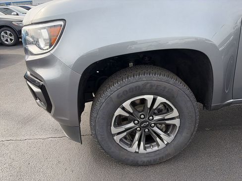 Used 2022 Chevrolet Colorado Z71 AWD/4WD image 16