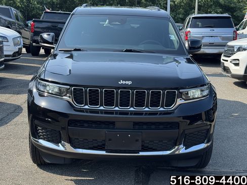 Used 2024 Jeep Grand Cherokee L Laredo AWD/4WD image 2