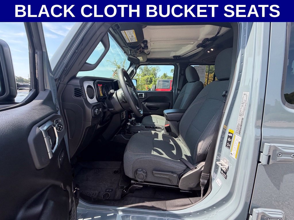 Certified 2024 Jeep Gladiator Sport AWD/4WD image 4