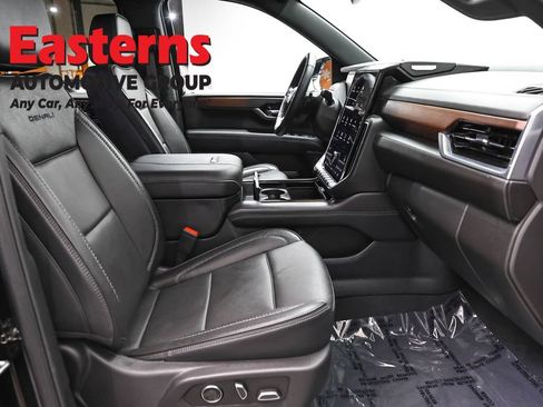 Used 2025 GMC Yukon XL Denali AWD/4WD image 28