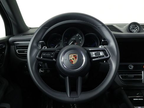 Certified 2026 Porsche Macan AWD/4WD image 12