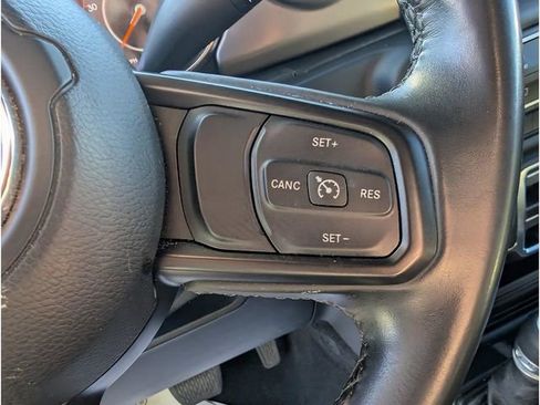 Used 2021 Jeep Wrangler Unlimited Sport image 17