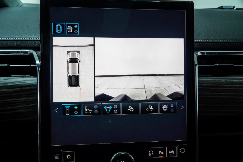 Used 2025 GMC Sierra EV Denali AWD/4WD image 33
