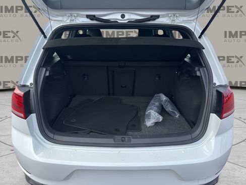 Used 2020 Volkswagen GTI SE image 28