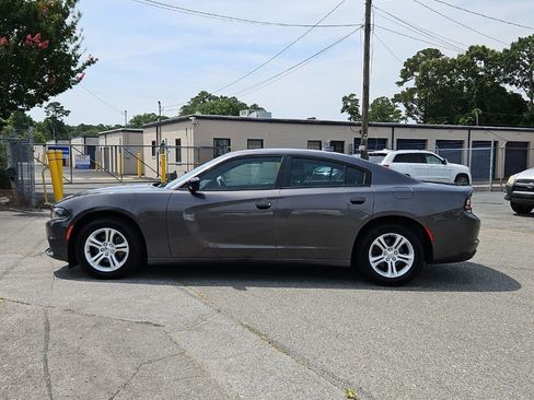 Used 2023 Dodge Charger SXT RWD image 4