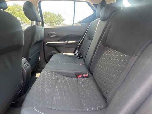 Used 2024 Nissan Kicks SV FWD image 13